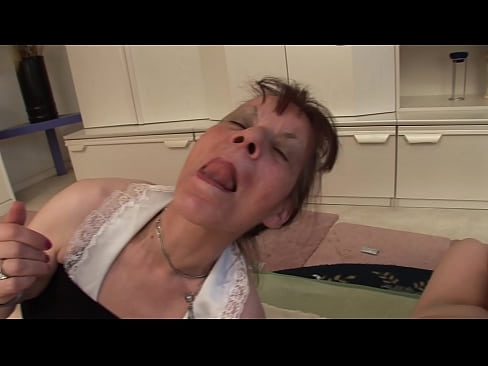 ❤️ Две баби и един дядо правят тройка ❤️ Ебане видео в bg.massagecenter-yalta.ru ❌️