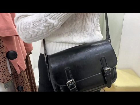 ❤️ Публична мастурбация на младата кучка FeralBerry с вибратор в стаята за обличане ❤️ Ебане видео в bg.massagecenter-yalta.ru ❌️